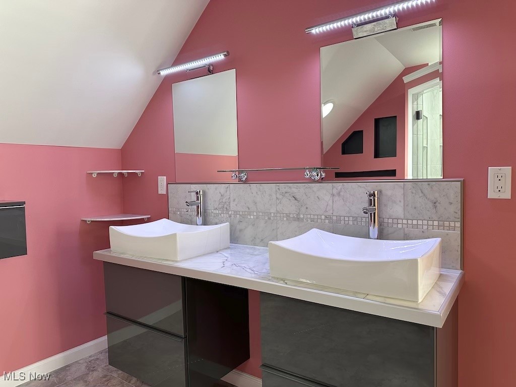 6846 Ottawa Road Cleveland OH 44105