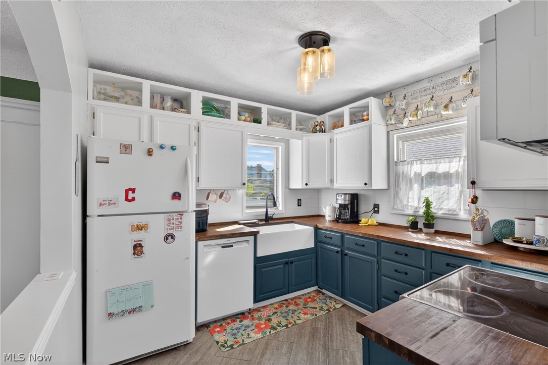 71 E 219th Street Euclid OH 44123