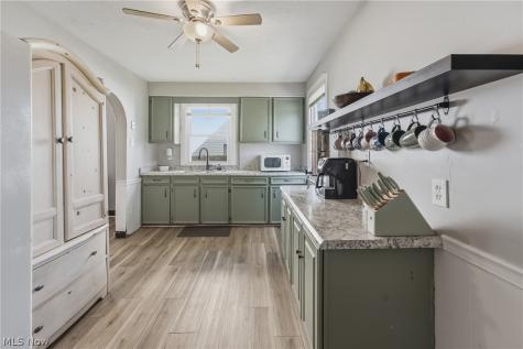 1372 Roslyn Avenue SW Canton OH 44710
