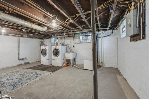 1372 Roslyn Avenue SW Canton OH 44710