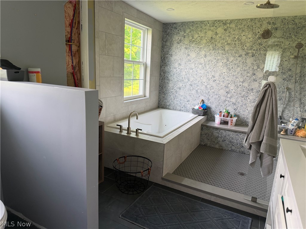 13166 Butternut Road Burton OH 44021