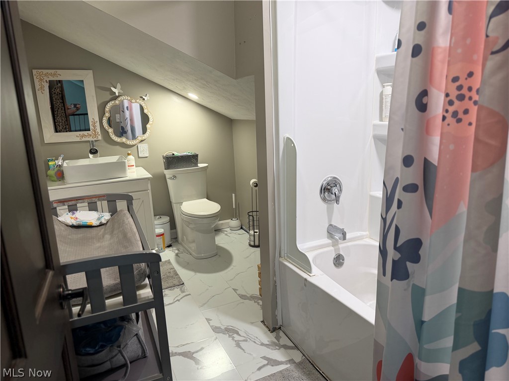 13166 Butternut Road Burton OH 44021