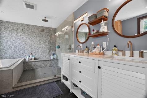 13166 Butternut Road Burton OH 44021