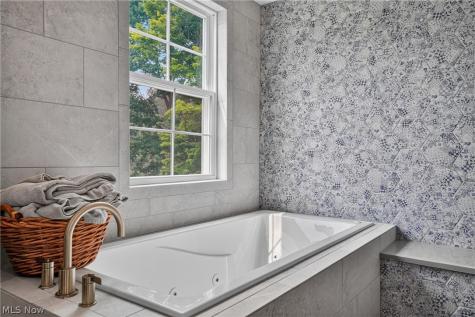 13166 Butternut Road Burton OH 44021