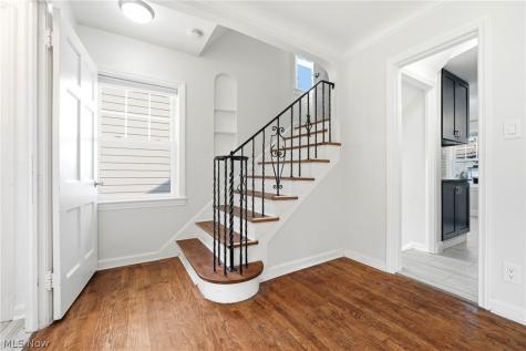 4429 Groveland Road University Heights OH 44118