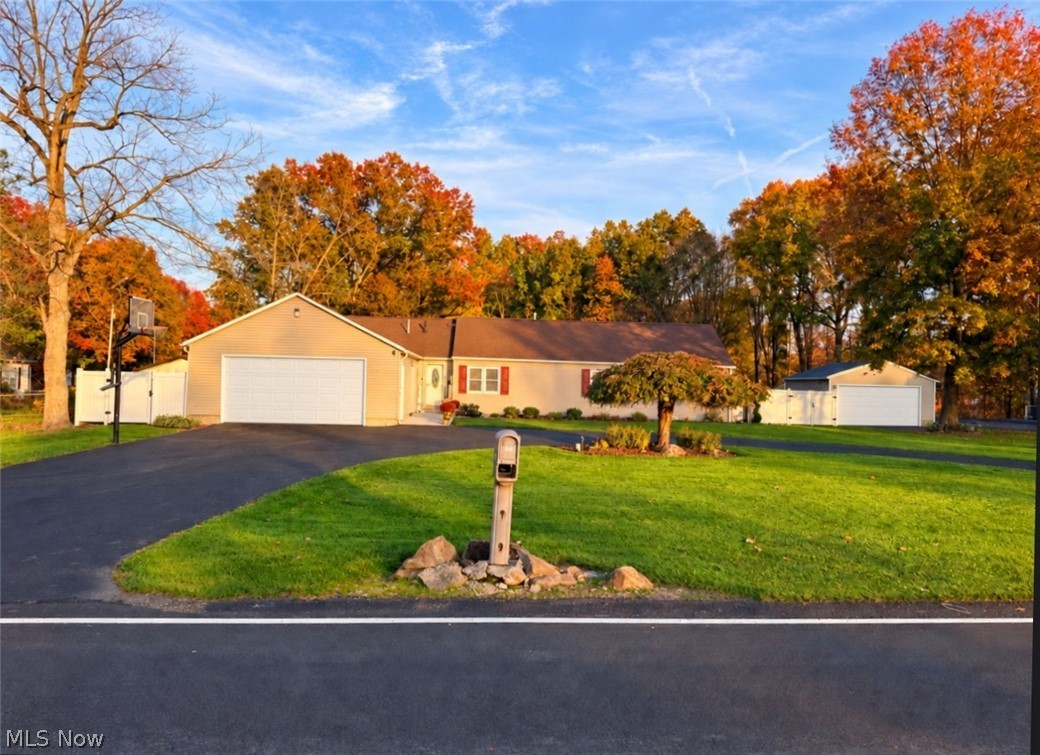 579 County Line Road Lake Milton OH 44429