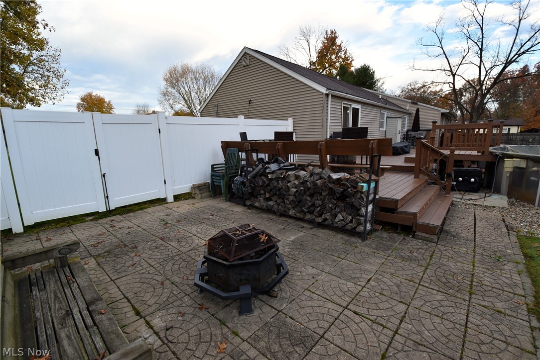 579 County Line Road Lake Milton OH 44429