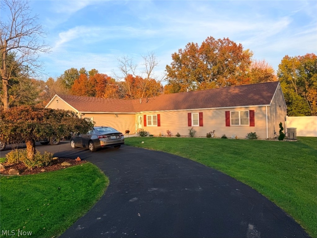 579 County Line Road Lake Milton OH 44429