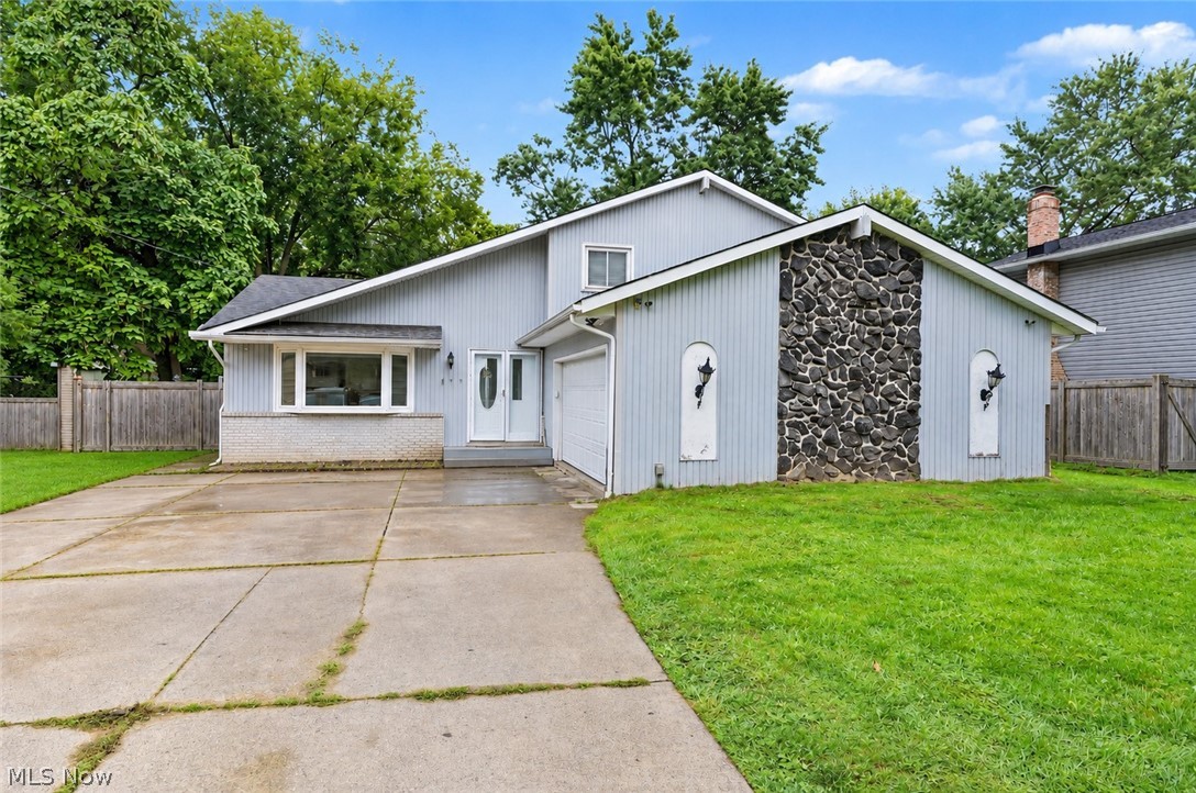 17513 Howe Road Strongsville OH 44136