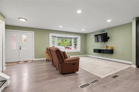 17513 Howe Road Strongsville OH 44136