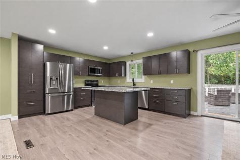 17513 Howe Road Strongsville OH 44136