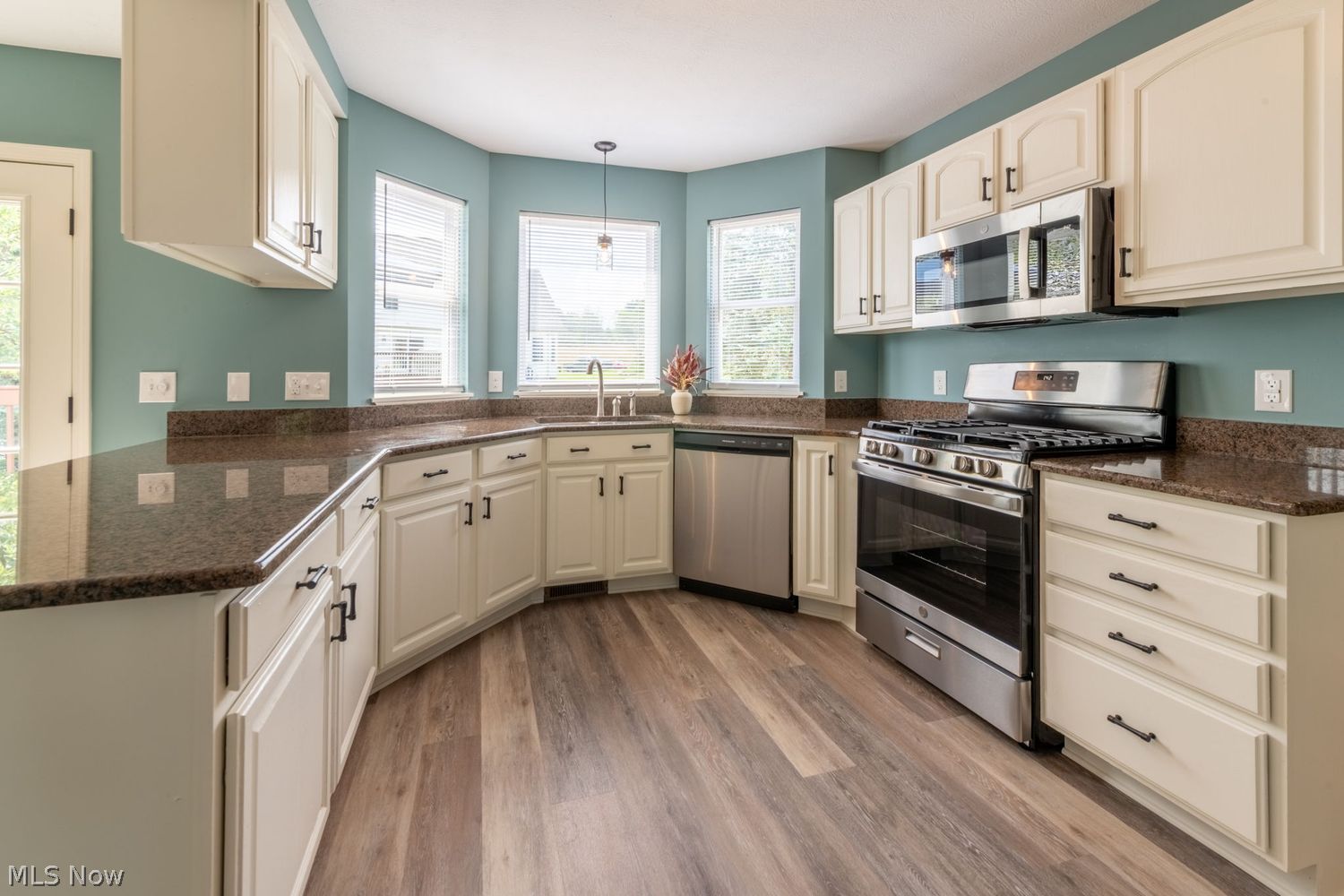 857 Longbrook Drive Wadsworth OH 44281