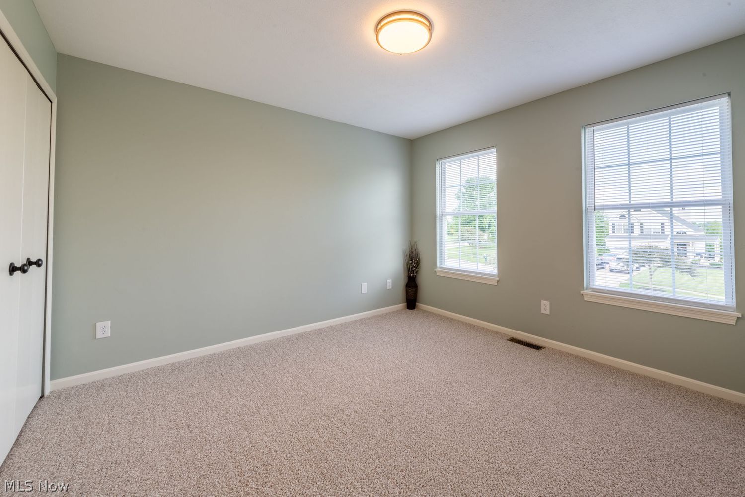 857 Longbrook Drive Wadsworth OH 44281