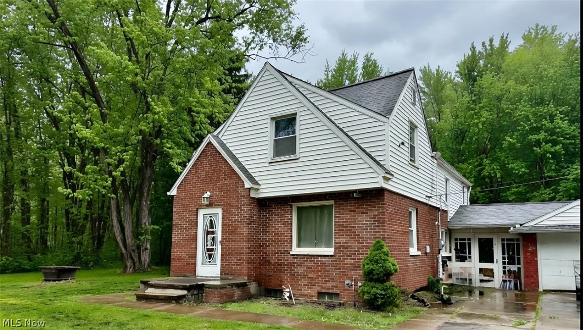 557 North Avenue Geneva OH 44041