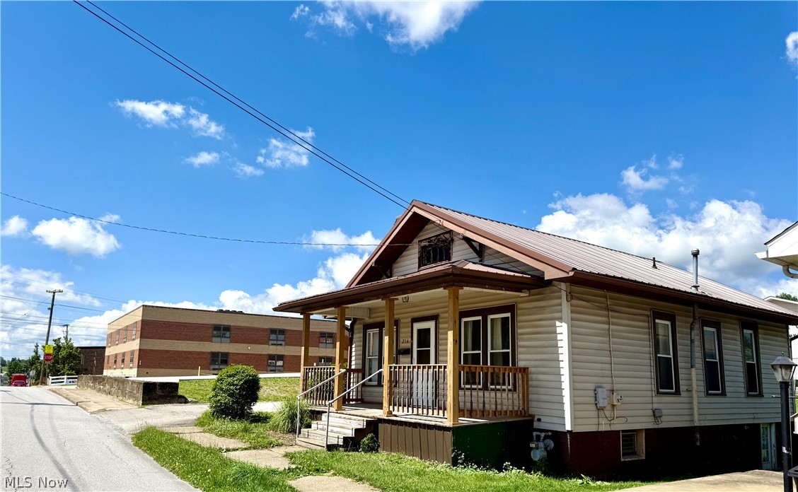 216 N Broadway Street Barnesville OH 43713