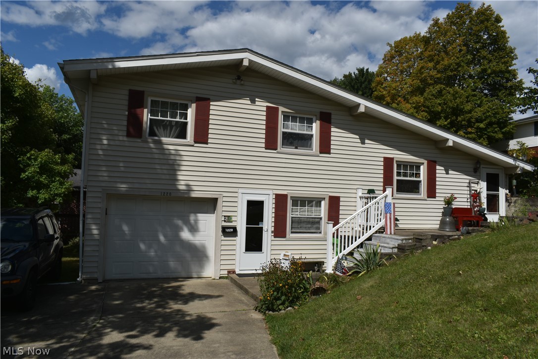 1220 Ivy Street Coshocton OH 43812