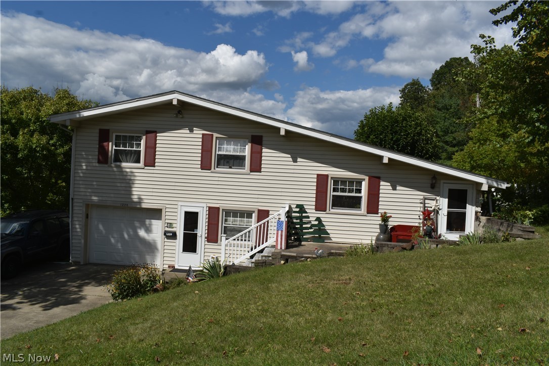 1220 Ivy Street Coshocton OH 43812