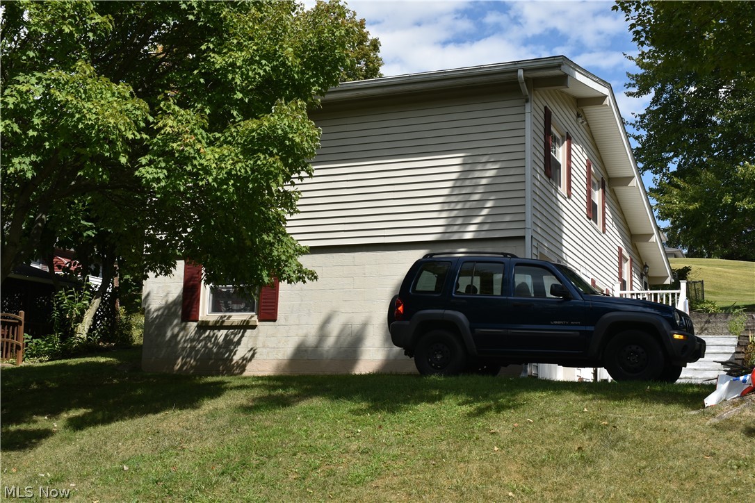 1220 Ivy Street Coshocton OH 43812