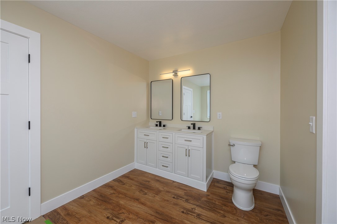 1545 Roanoke Avenue Uhrichsville OH 44683
