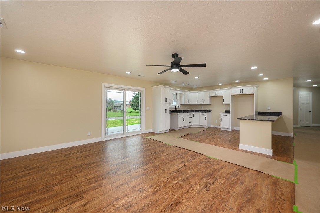 1545 Roanoke Avenue Uhrichsville OH 44683