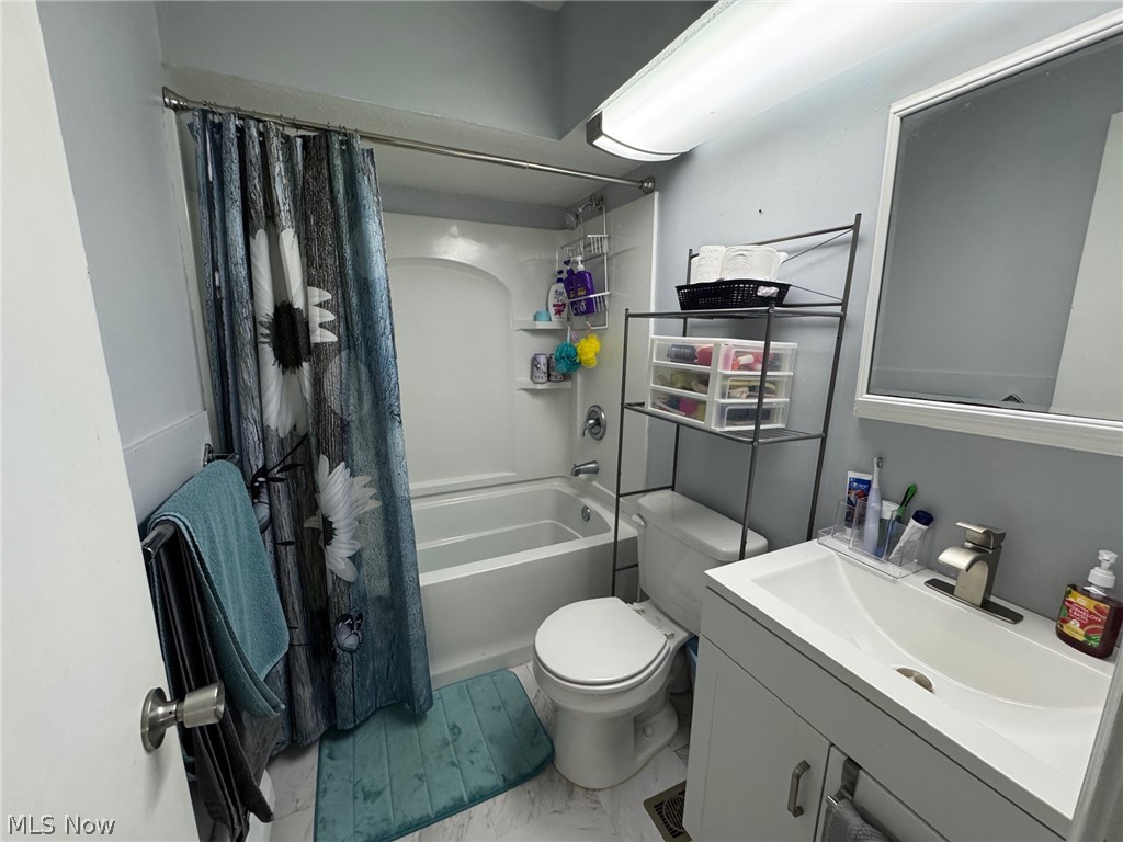 33661 Kenilworth Road Eastlake OH 44095