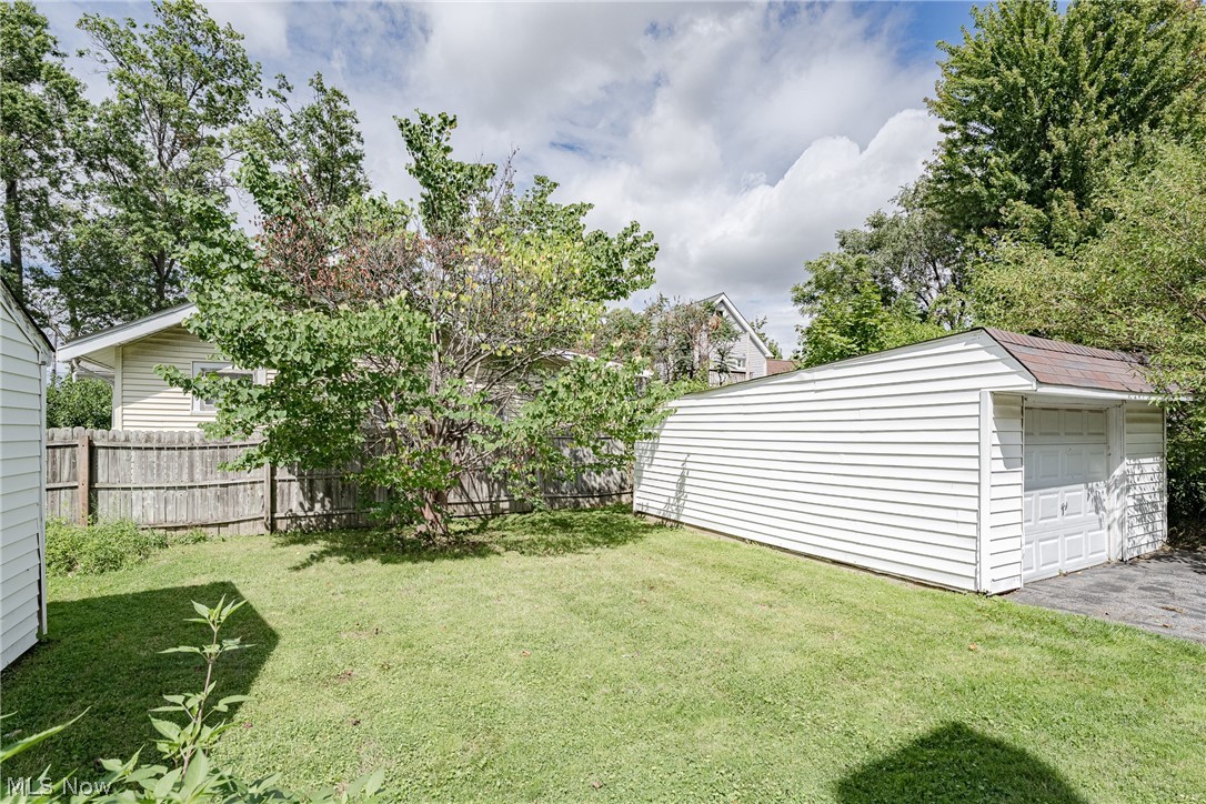 14218 Viola Avenue Cleveland OH 44111