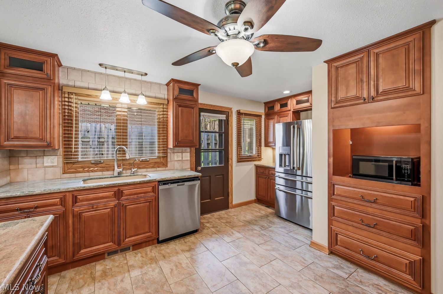 444 Grandview Avenue SE Hubbard OH 44425