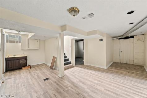 1013 Celina Avenue Akron OH 44307