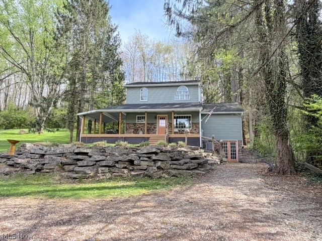 8260 Walnut Street SW Sherrodsville OH 44675