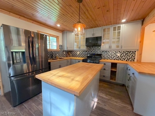 8260 Walnut Street SW Sherrodsville OH 44675