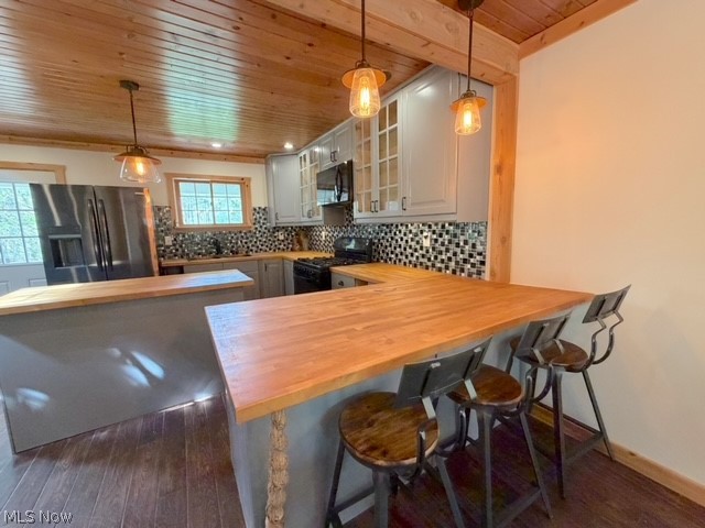 8260 Walnut Street SW Sherrodsville OH 44675