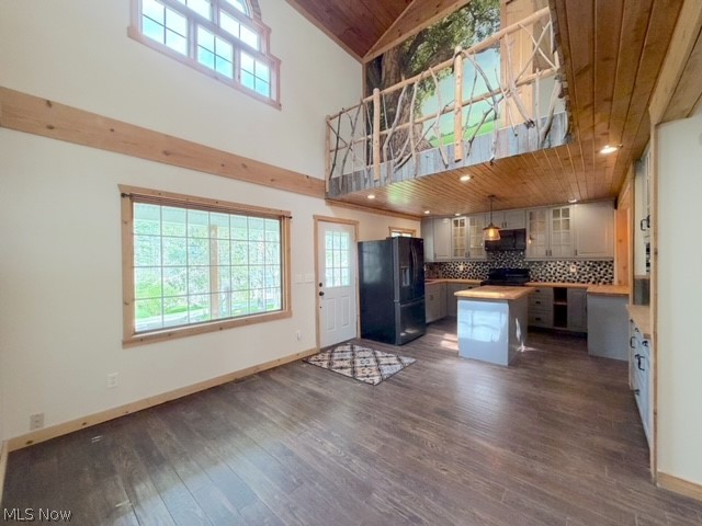8260 Walnut Street SW Sherrodsville OH 44675