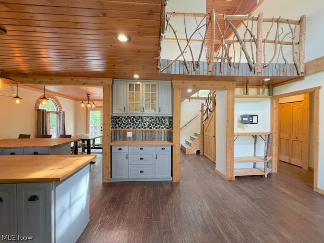 8260 Walnut Street SW Sherrodsville OH 44675