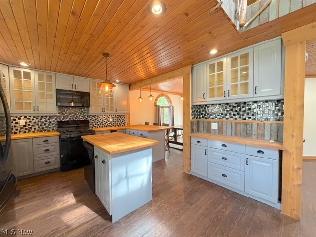 8260 Walnut Street SW Sherrodsville OH 44675