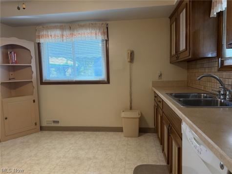 15800 Evening Star Avenue Maple Heights OH 44137