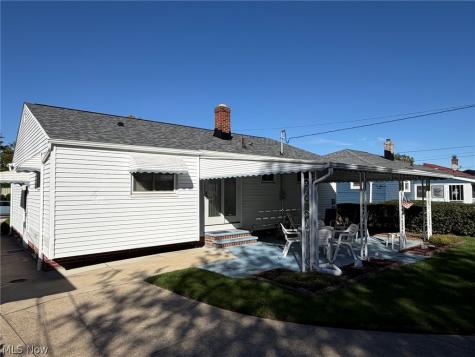 15800 Evening Star Avenue Maple Heights OH 44137