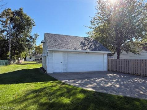 15800 Evening Star Avenue Maple Heights OH 44137