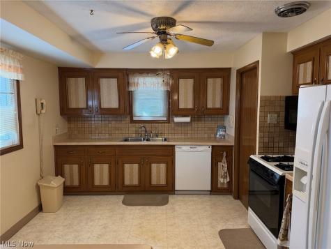 15800 Evening Star Avenue Maple Heights OH 44137