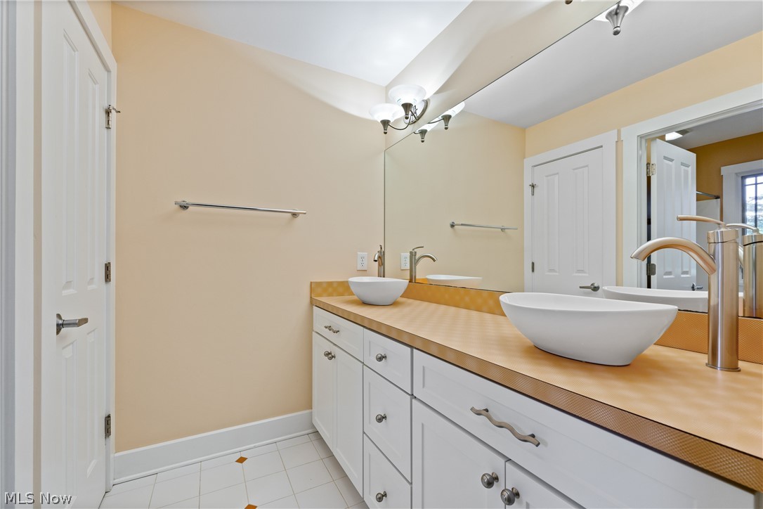 5942 Noreast Drive Clinton OH 44216