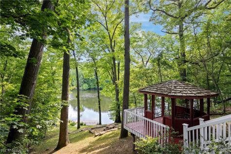 5942 Noreast Drive Clinton OH 44216