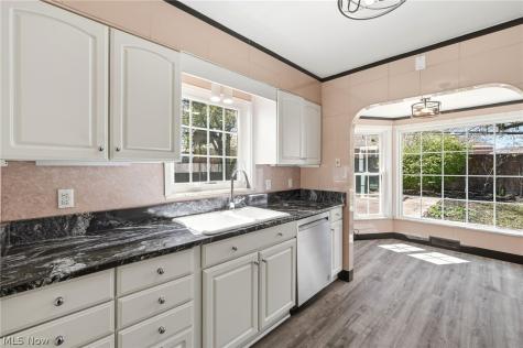 3378 Clayton Boulevard Shaker Heights OH 44120