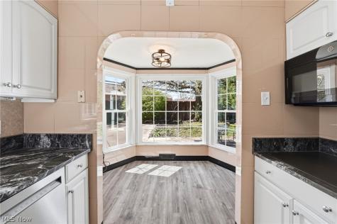 3378 Clayton Boulevard Shaker Heights OH 44120