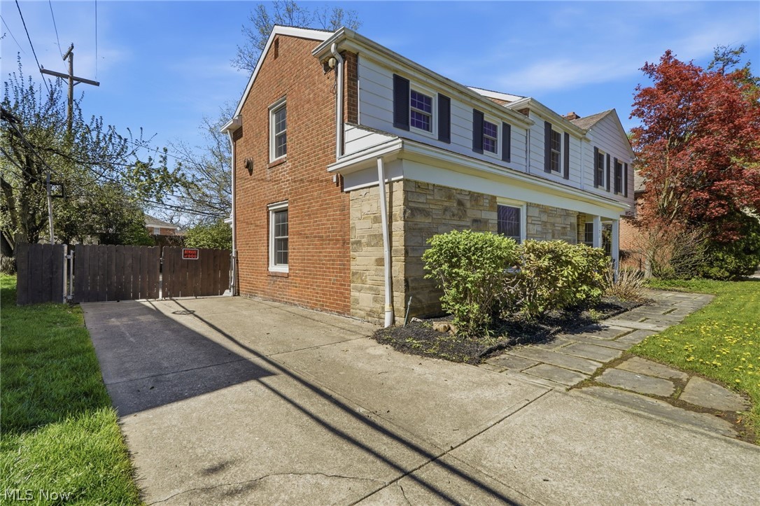 3378 Clayton Boulevard Shaker Heights OH 44120
