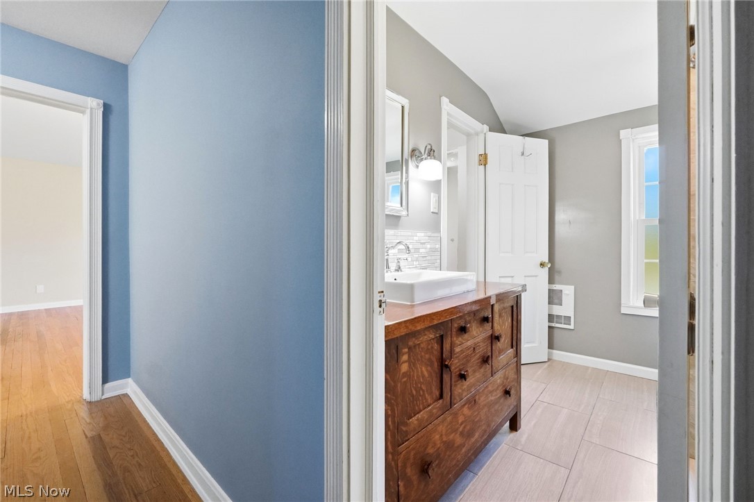3378 Clayton Boulevard Shaker Heights OH 44120