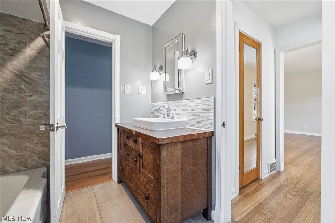 3378 Clayton Boulevard Shaker Heights OH 44120