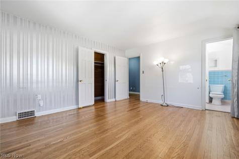 3378 Clayton Boulevard Shaker Heights OH 44120