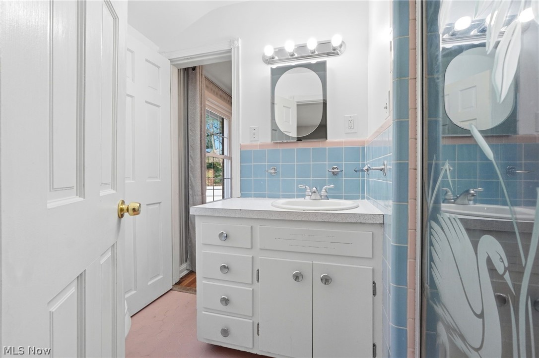 3378 Clayton Boulevard Shaker Heights OH 44120