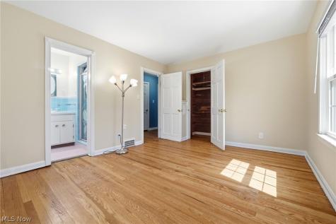 3378 Clayton Boulevard Shaker Heights OH 44120