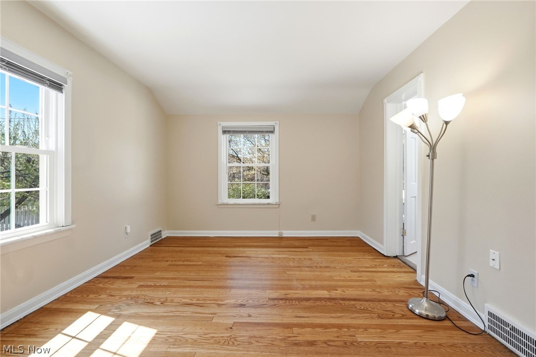 3378 Clayton Boulevard Shaker Heights OH 44120