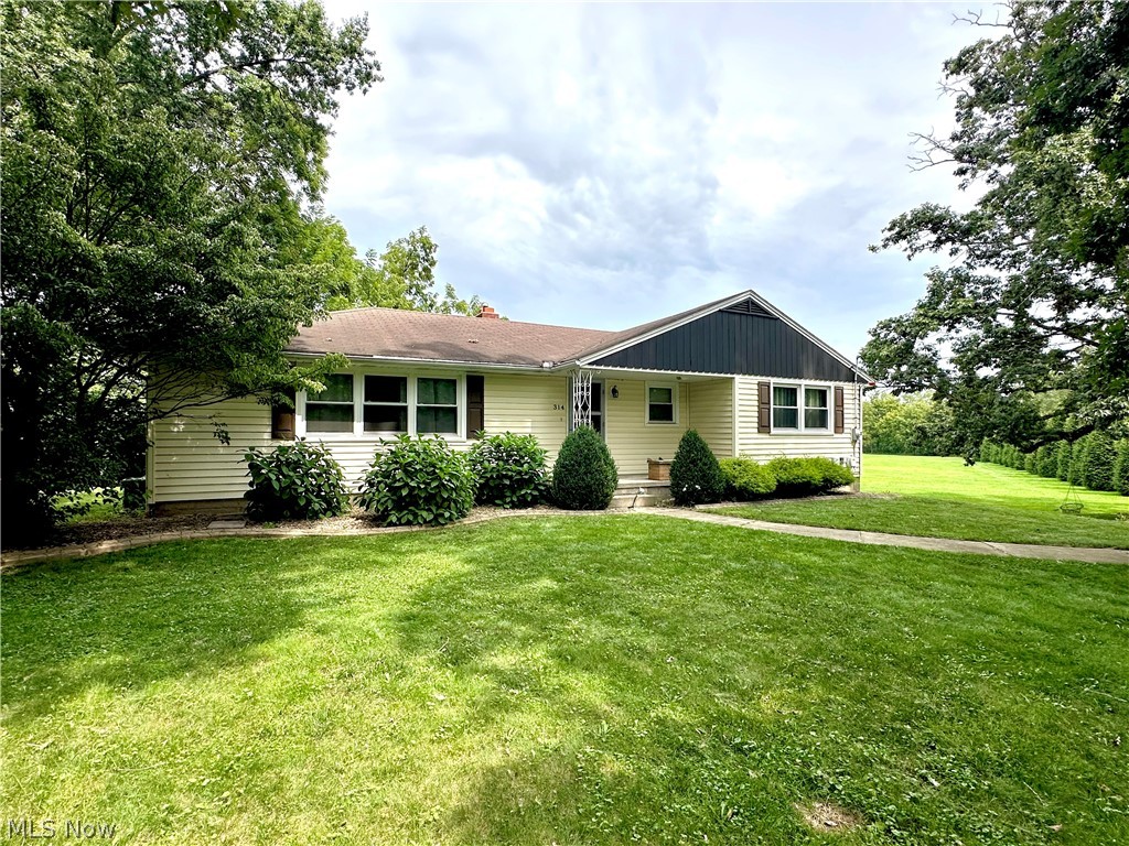 314 E Center Street Smithville OH 44677
